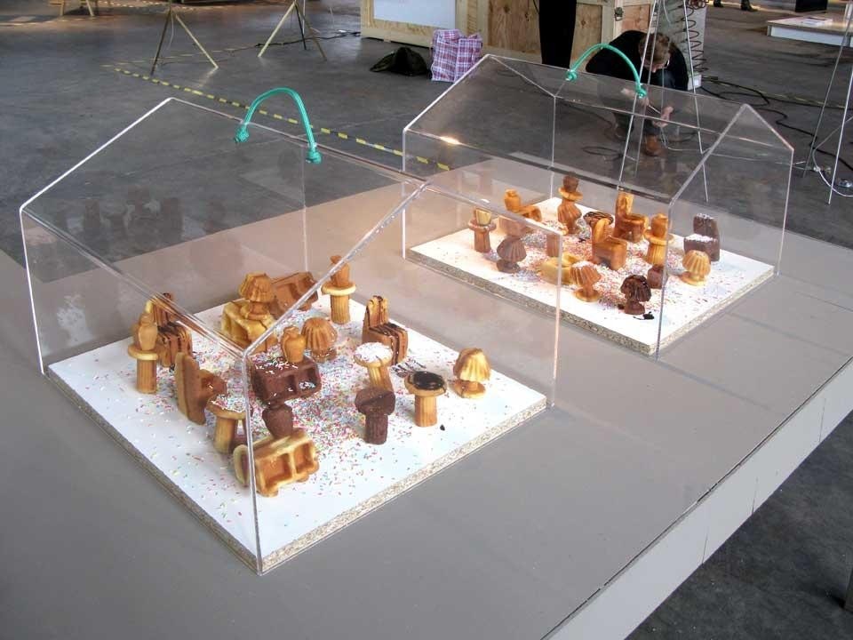 La piccola doppia piastra è in grado di produrre cinque pezzi differenti