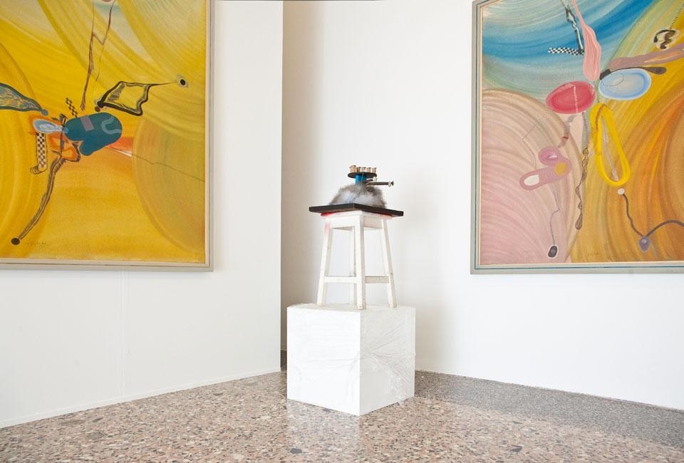 Sergio Dangelo, <i>Bella come la bella Blanzesmano</i>, 1963. Smalto su tela, 162 x 130 cm. Collezione Gino Di Maggio
