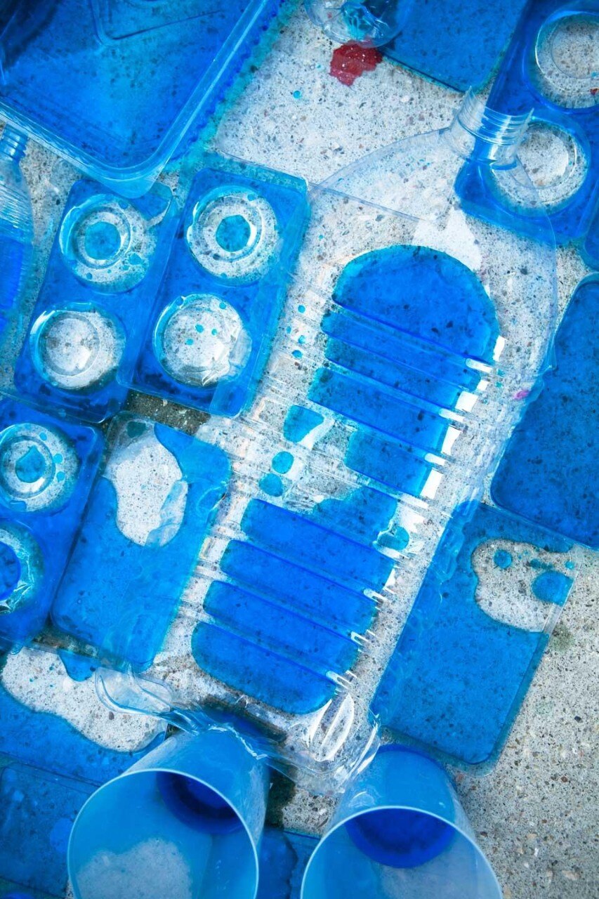 Luzinterruptus, Installazione di una piscina pubblica luminosa in Campo de Cebada, Madrid
