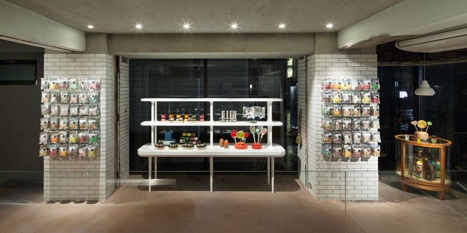 Yusuke Seki + Jaime Hayon, Papabubble candy shop, Yokohama, Giappone