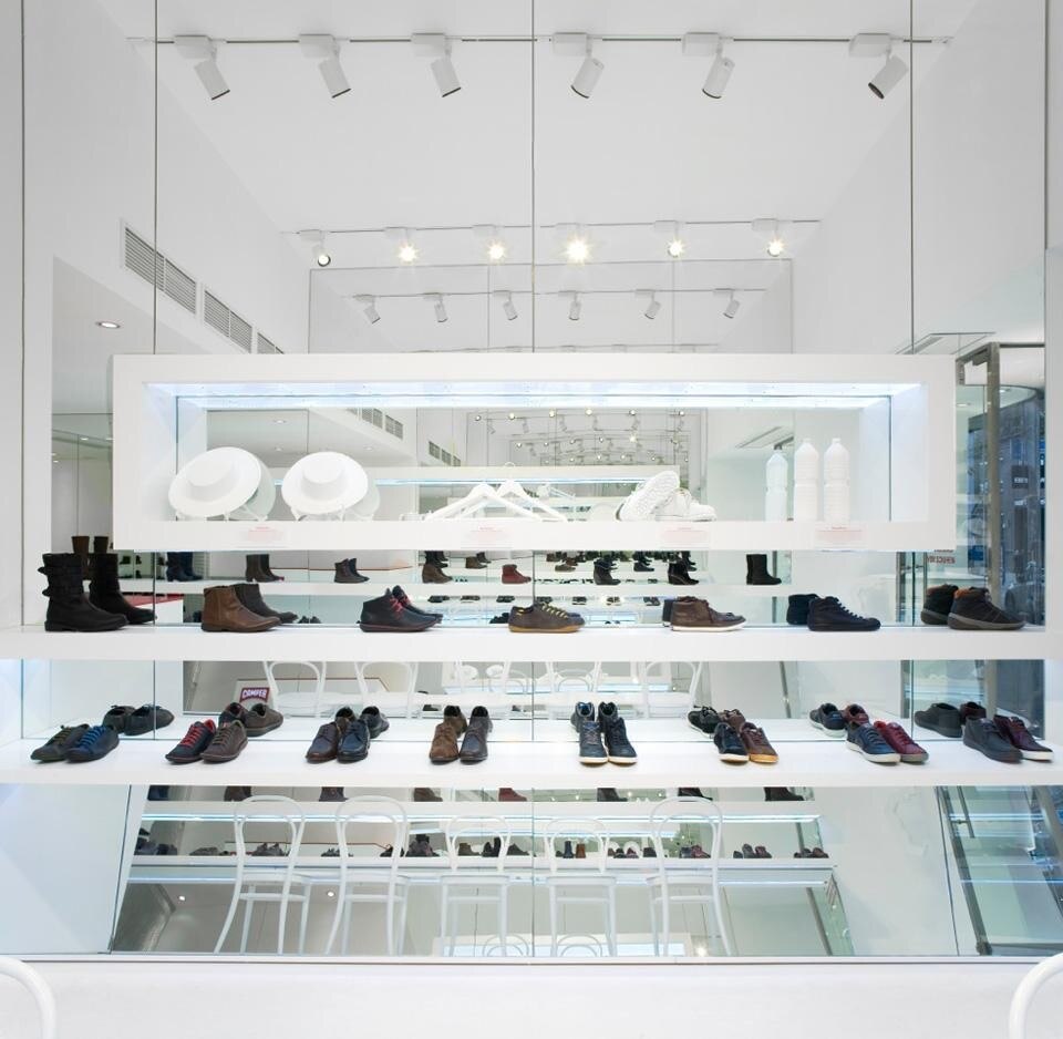 Il negozio Camper disegnato da Juli Capella a Vienna