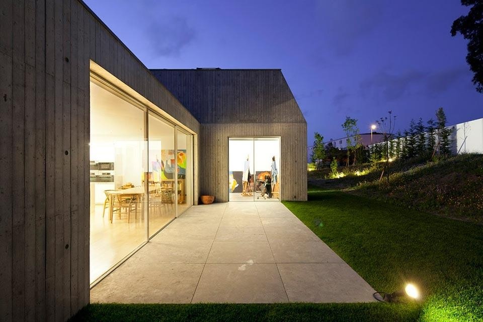 Paula Santos, Casa a Ovar, Portogallo