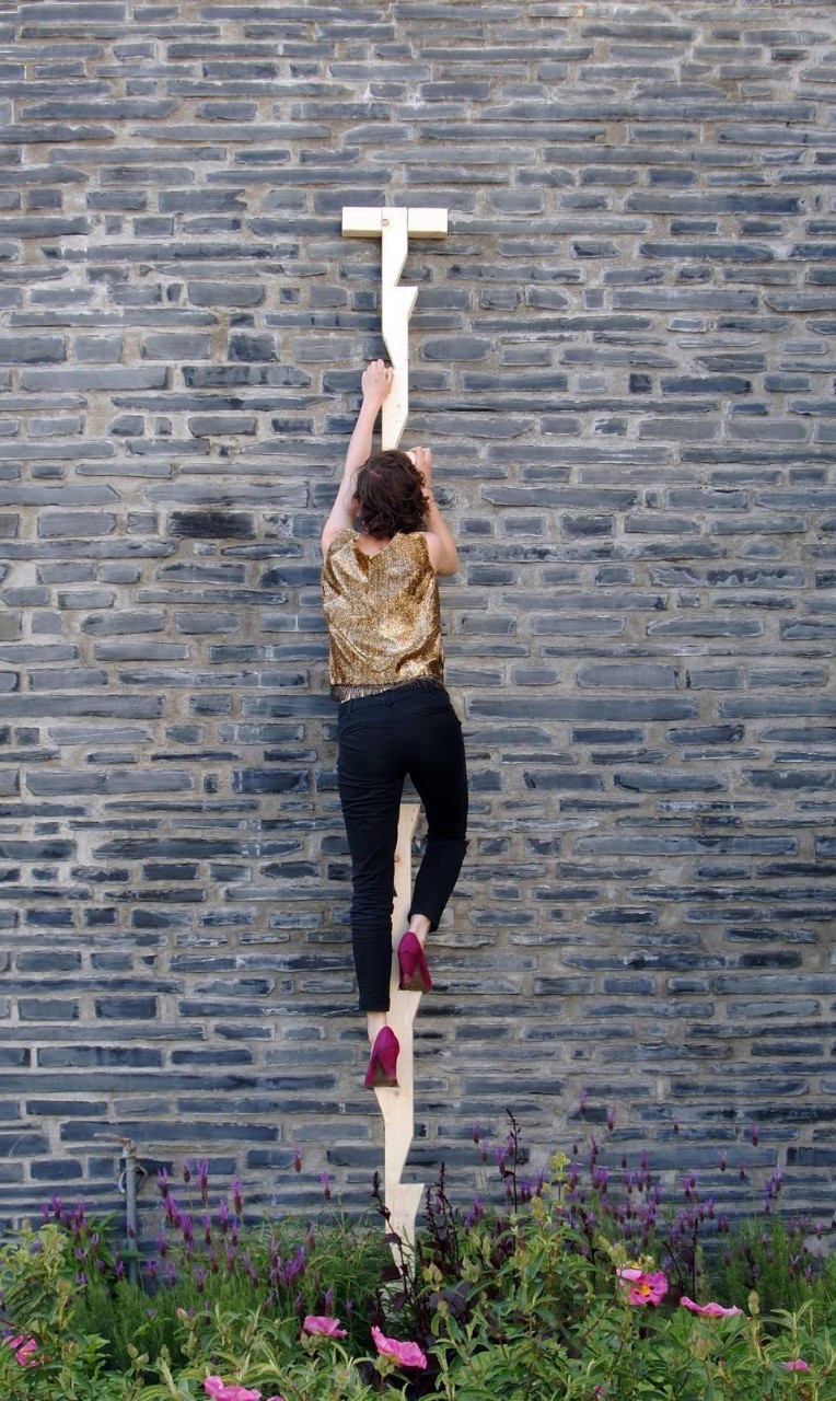 Priscille Tariel, scala <em>Aller plus haut</em>. École supérieure des beaux-arts, Tours-Angers-Le Mans. Fotografia di © Priscille Tariel