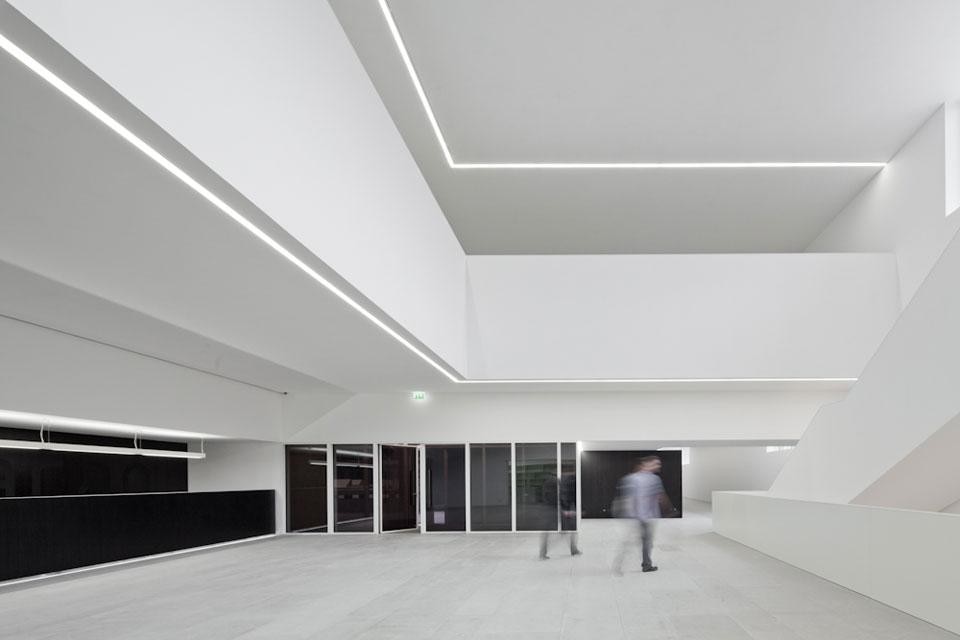 Pitágoras Arquitectos, Piattaforma per le arti e la creatività presso il Jose de Guimarães International Center for the Arts, Guimarães, Portogallo