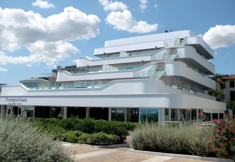 Antonio Scarponi (Conceptual Devices), <em>Trampolines Suite Hotel</em>, Riccione 2012