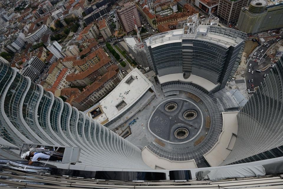Corso Como District, Milano, vista aerea della piazza progettata dall'architetto argentino Cesar Pelli
