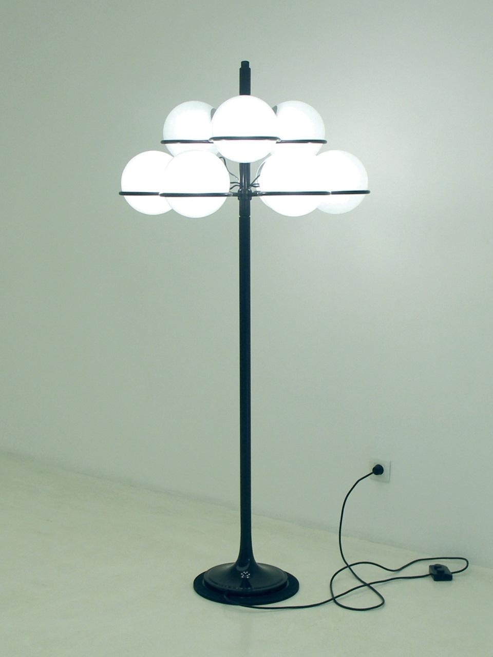 <i>Gino Sarfatti. Il design della luce</i>, alla Triennale di Milano, 21 settembre – 11 novembre 2012