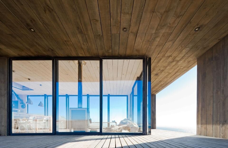 WMR, Casa Puccio, Navidad, Cile 2012. La casa si trova all'alto di una scogliera, nel punto più ventoso del Paese