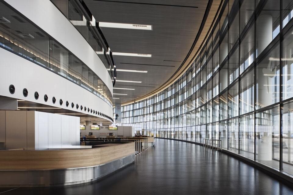 Baumschlager Eberle, estensione dell' aeroporto internazionale di Vienna, 2012. Vista della zona delle partenze