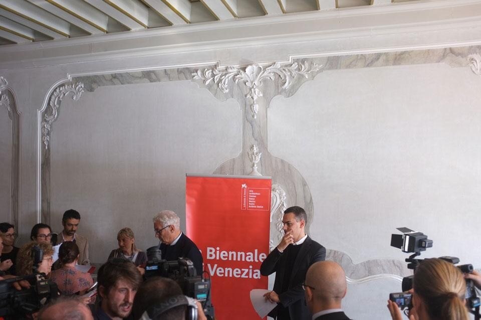 "Il Palazzo Enciclopedico", sarà una biennale dialogo tra le Arti Visive contemporanee e del passato, un grande edificio nel quale saranno esposte le manifestazioni dell'arte più significative, con una logica di sintesi e visione totale