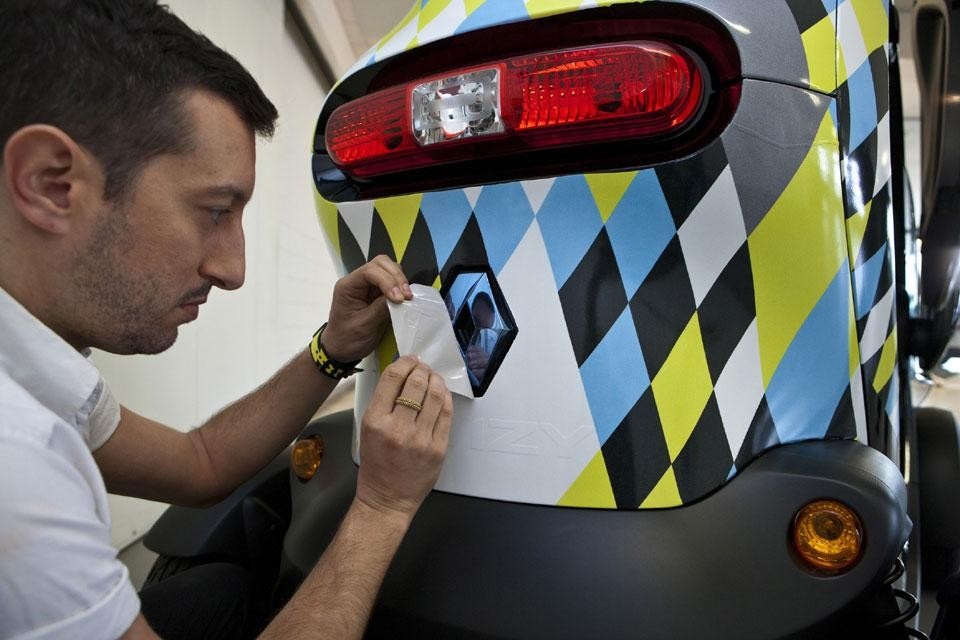 Renault Twizy di Renault reinterpretata dall’artista Paolo Gonzato
