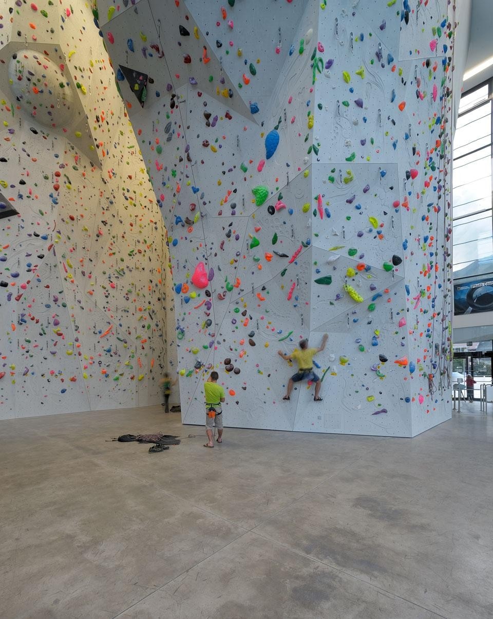 Wolfgang Meraner e Martin Mutschlechner, Vertikale, palestra con parete per l'arrampicata, Bressanone, Italia 2012