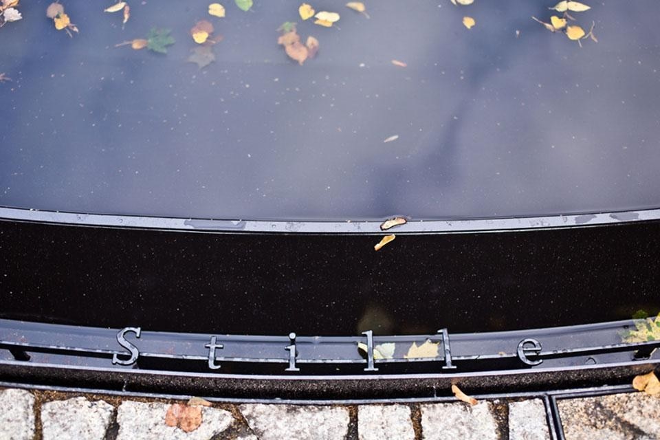 Memoriale ai Sinti e ai Rom d’Europa assassinati sotto il Regime Nazional Socialista, di Dani Karavan, Berlino