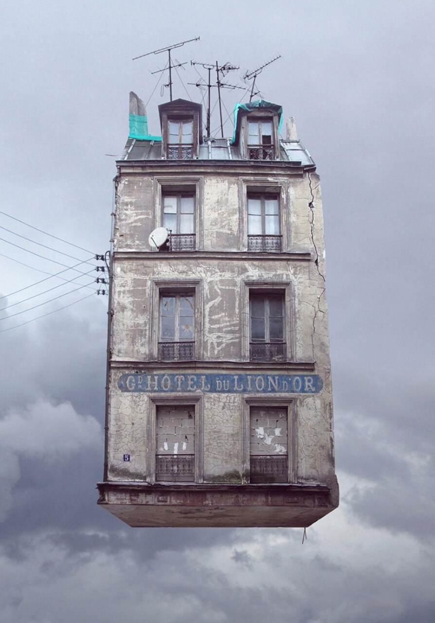  <i>Flying Houses - Hotel-du Lion d’Or</i>, Laurent Chéhère, 2012. In mostra alla Galerie Paris-Beijing (Parigi) fino al 4 dicembre 2012 