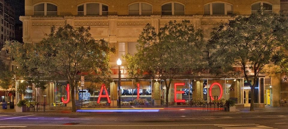Capella Garcia Arquitectura, ristorante Jaleo, Washington DC, USA, 2012