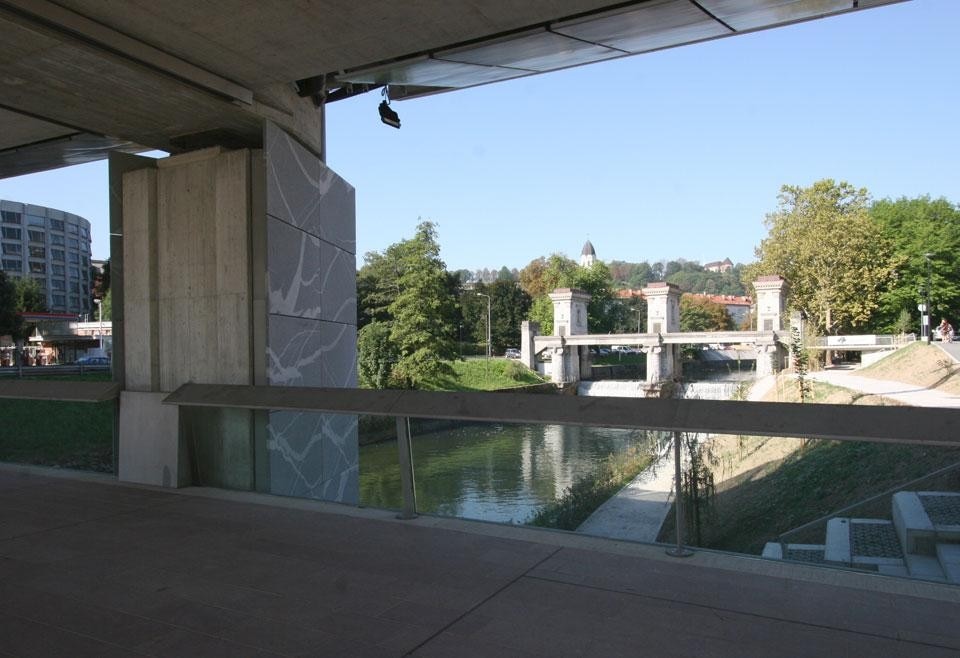Jurij Kobe/atelier arhitekti, il ponte Fabiani: un'infrastruttura a due livelli a Lubiana, Slovenia
