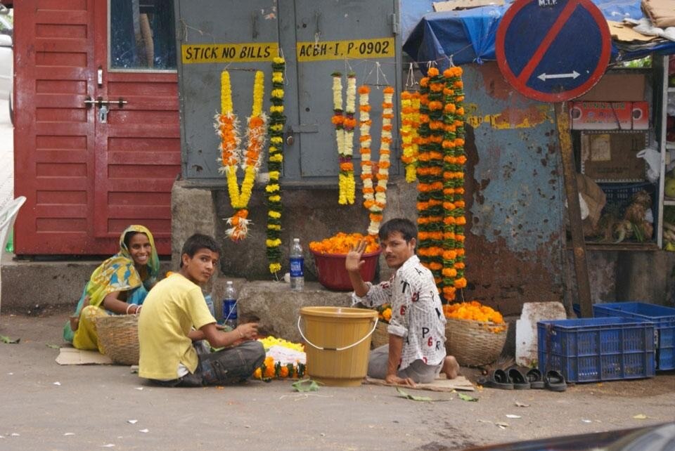 Rahul Mehrotra, venditori di fiori per strada. Photo Rahul Mehrotra