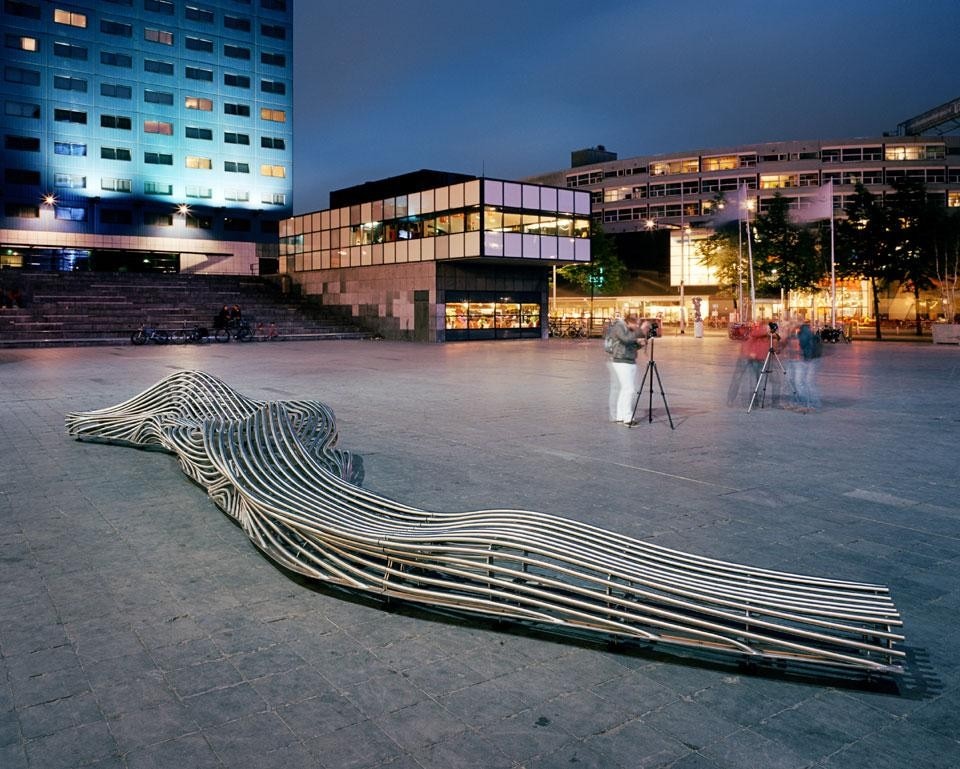 In apertura: Sebastien Wierinck, BenchMark A, Spuiplein, Den Haag (Olanda), 2012. Sopra: BenchMark C
