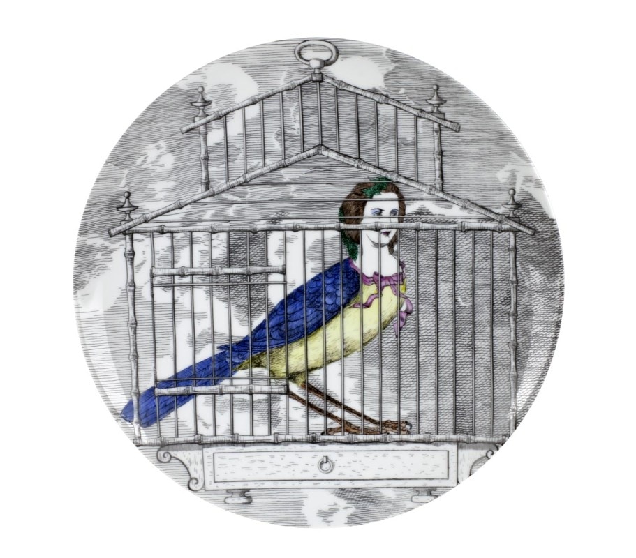 Fornasetti, piatto della serie Arpie gentili
