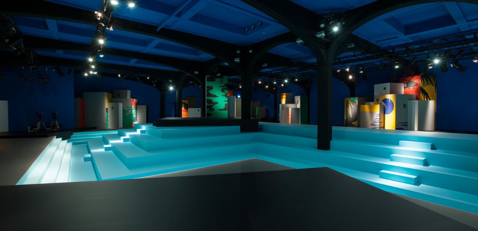 Prada sfilata uomo: allestimento AMO
