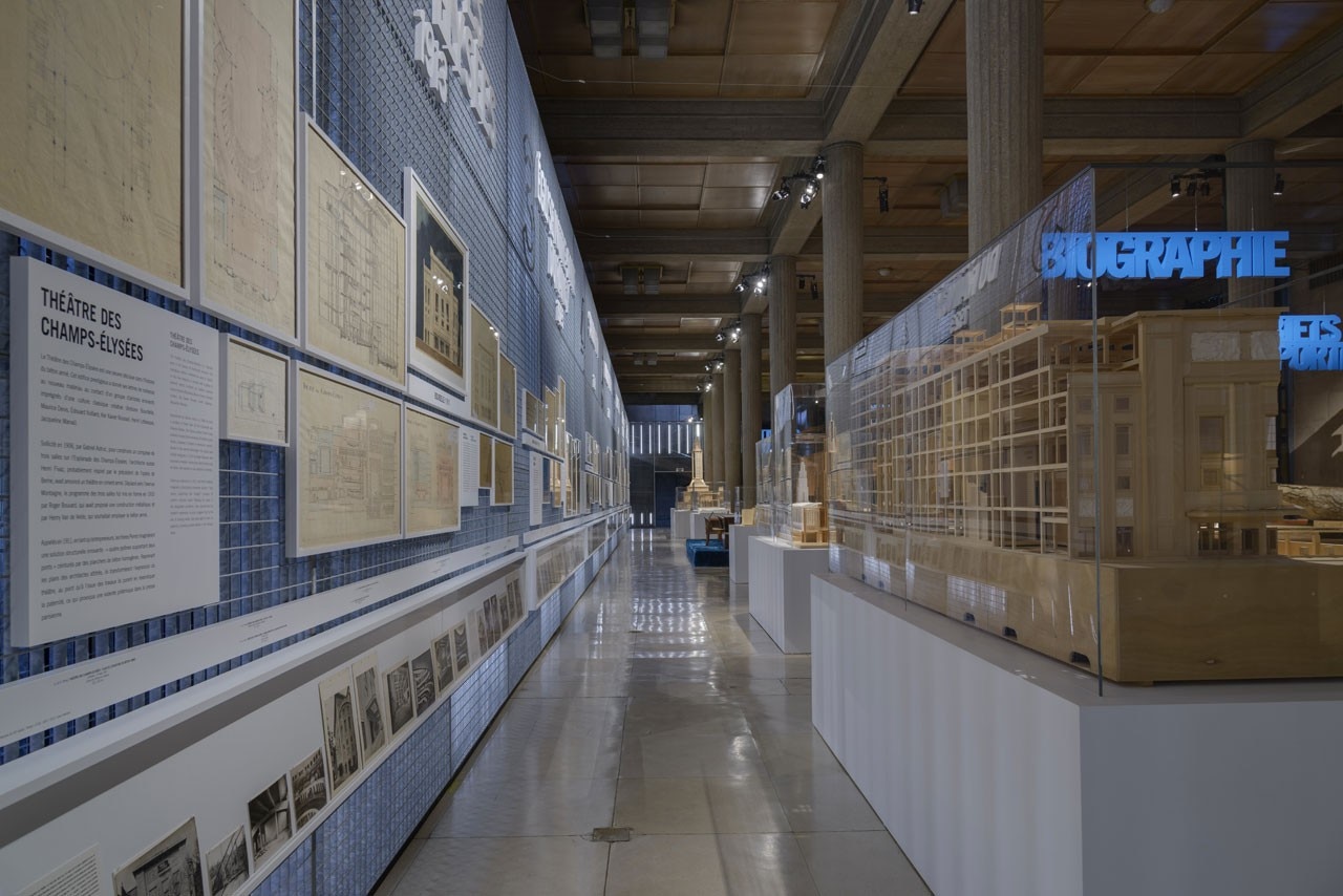 Vista della mostra “Auguste Perret, Huit Chefs d’oeuvre !/? – Architectures du béton armé” a Palais d’Iéna, Parigi