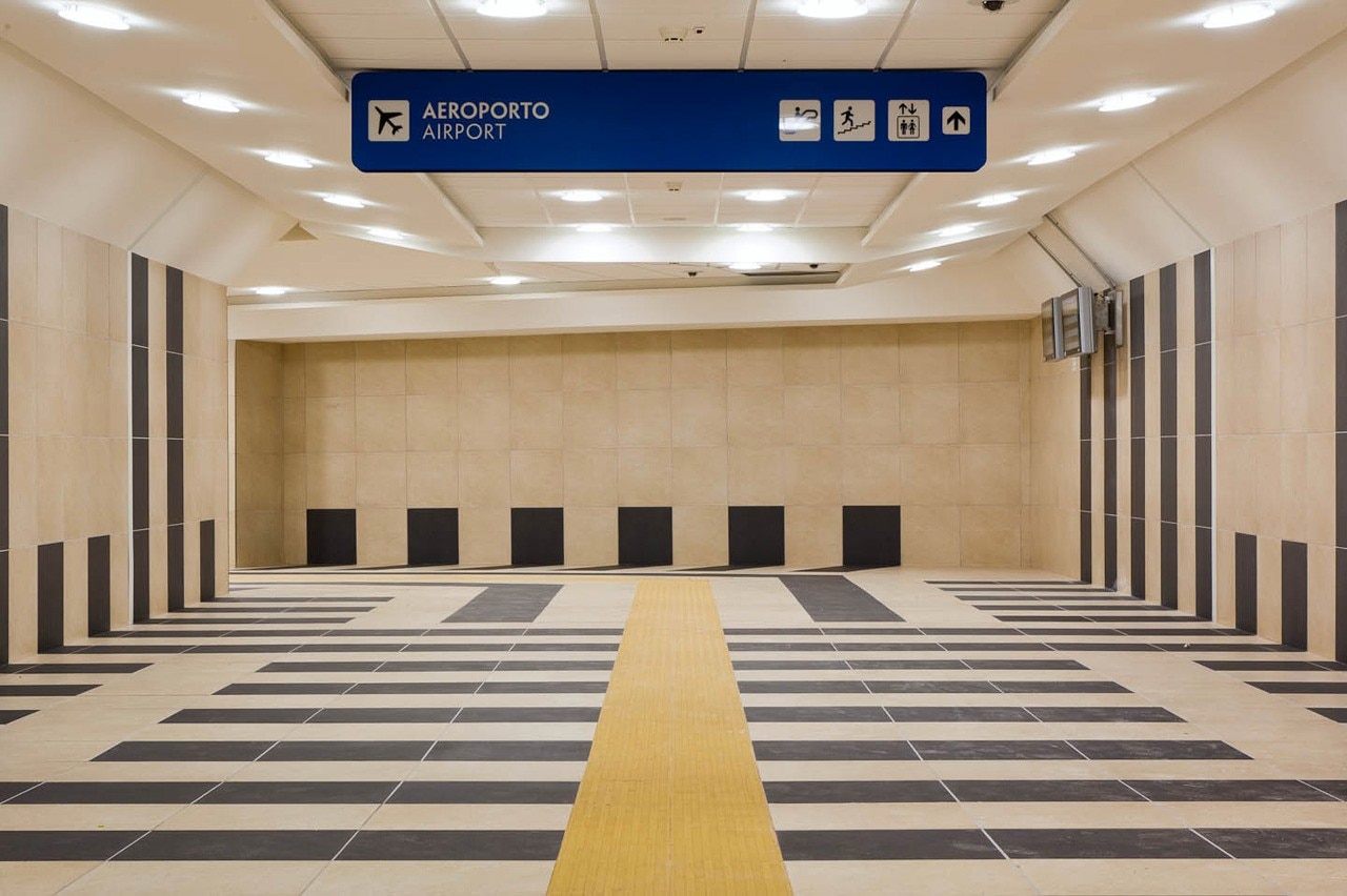 Metro leggera Stazione Centrale Aeroporto di Bari Palese, rivestimenti Marazzi