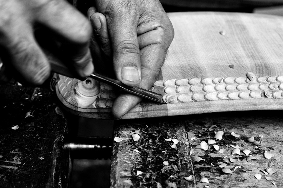 Monica Förster, Tara, Zanat. Woodcarving process 