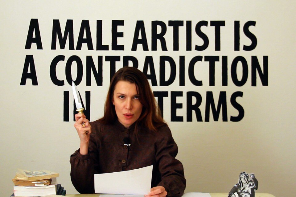 Chiara Fumai, <i>Chiara Fumai legge Valerie Solanas</i>, 2012-2013. Videoperformance	 10':30”, still da video. Courtesy l'artista; A Palazzo Galleria, Brescia