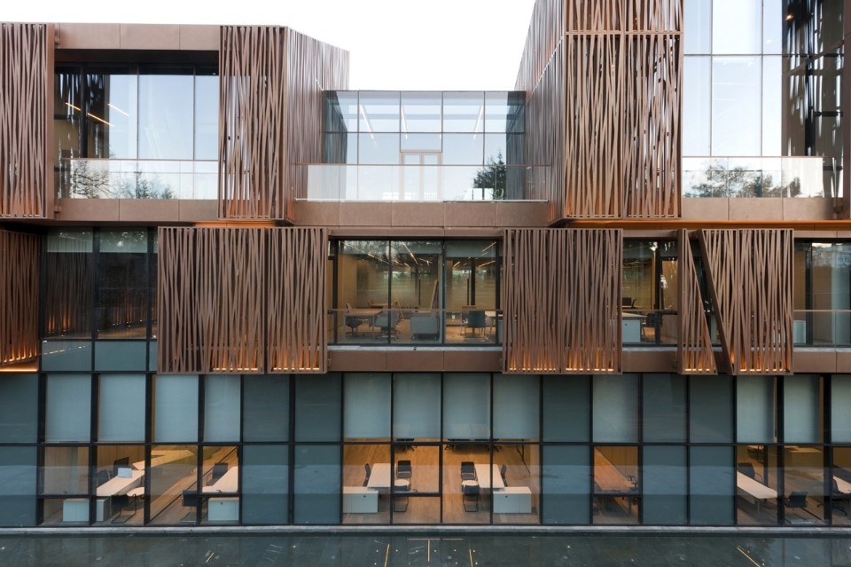 Tabanlioglu Architects,Selcuk Ecza HQ Istanbul, Turkey. Photo © Thomas Mayer Archive