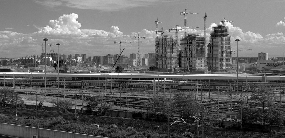 Biddau Niccolò, <i>Changing Milano. Villaggio EXPO 2015 Cascina Merlata</i>, ripresa analogica, stampa su carta Hahnemühle Fine-art Baryta 325g, cm 200x100, ed. 1/5, courtesy Fabbrica Eos