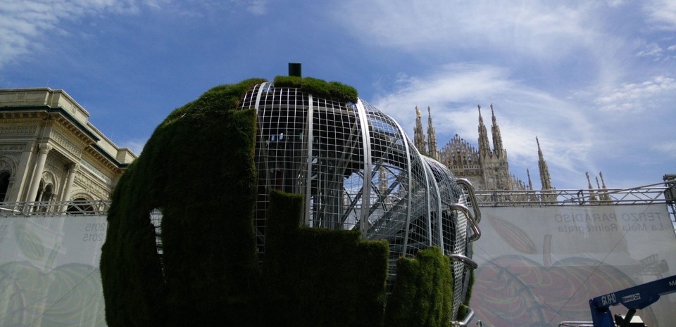  Michelangelo Pistoletto, <i> Terzo Paradiso – La Mela Reintegrata</i>