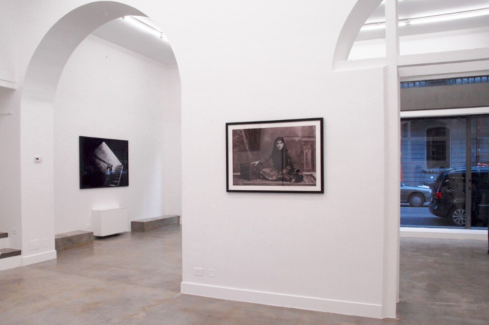 Shadi Ghadirian, “The Others Me”, vista dell’allestimento alle Officine dell’Immagine. Courtesy l’artista e Officine dell’Immagine, Milano. Photo © Filippo Balla