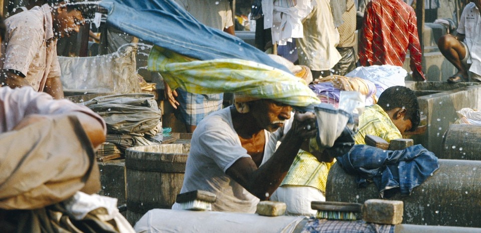 4.	Kimsooja, <i>Mumbai A Laundry Field</i>, ProductionStill, 2007, courtesy Galleria Raffaella Cortese