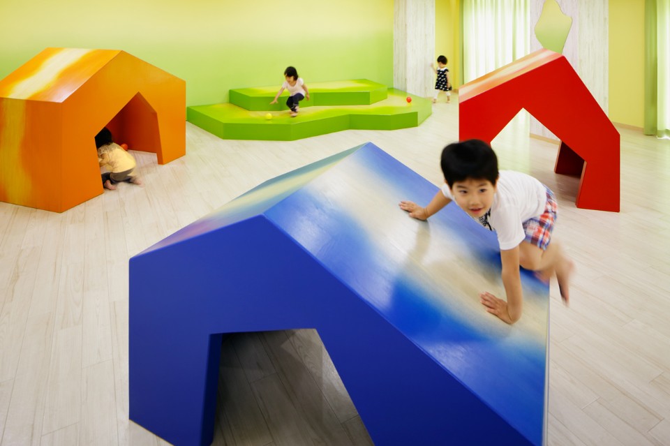 Moriyuki Ochiai Architects, LHM kindergarten