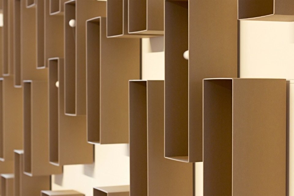 Zimoun, <i>171 prepared dc-motors, cotton balls, ardboard boxes 60x20x20cm</i>, 2015. © Zimoun Foto LAC