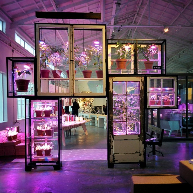 Installazione Bulbo nello showroom di Piet Hein Eek 