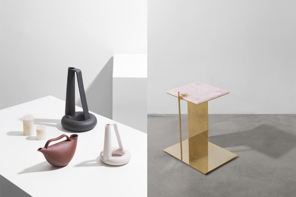 Formafantasma, collezione Delta, 2016. Acquedotto I - II - III, caraffa d'acqua, oliera, acetiera. A destra: Domus.