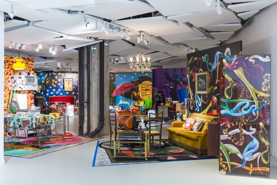 Toiletpaper nelle Galeries Lafayette, Parigi, 2016. Foto Thibault Voisin