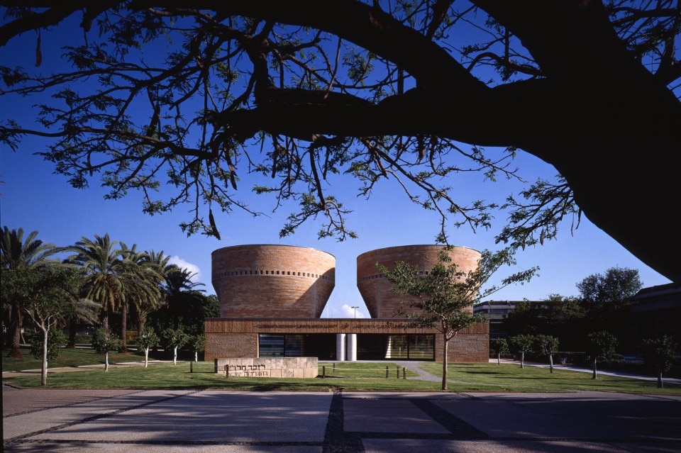 Mario Botta, Sinagoga Cymbalista e centro dell’eredità ebraica, Tel Aviv, Israele (1996-1998) ph Pino Musi