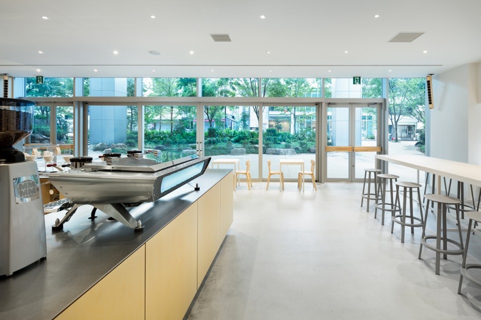 Schemata Architects, Blue Bottle Coffee Roppongi Cafè, Tokyo, 2016
