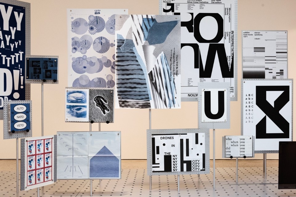 ECAL Graphic Design. Type, Print, Digital, Stories, veduta dell'installazione alla Vitra Design Museum Gallery, Weil Am Rein, 2016. Foto Philippe Fragniäre