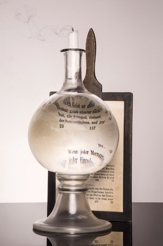 Lente in sfera di vetro con acqua, XIX secolo