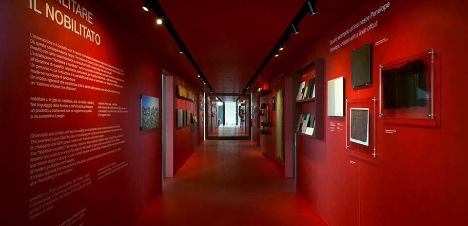 Aldo Cibic, “Nobilitare il nobilitato”, installazione per Cleaf, Lissone, 2017. Foto Marino Ramazzotti