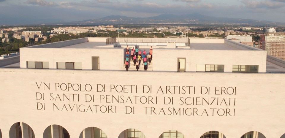 Nina Fischer e Maroan el Sani, Freedom of Movement, video installazione a 3 canali, HD, 9:45 min, 2017