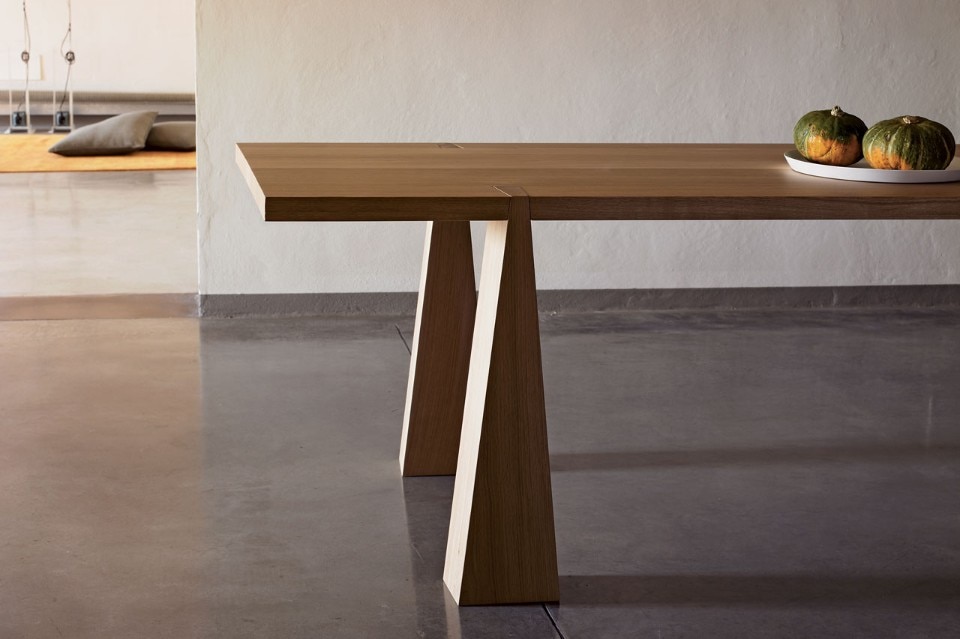 Angelo Mangiarotti, tavolo Incas, Agapecasa, 1978