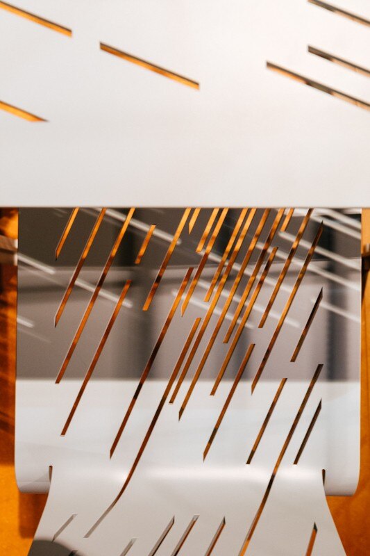 Amanda Levete, sedia e tavolo Museum per Moroso, Salone del Mobile.Milano 2017