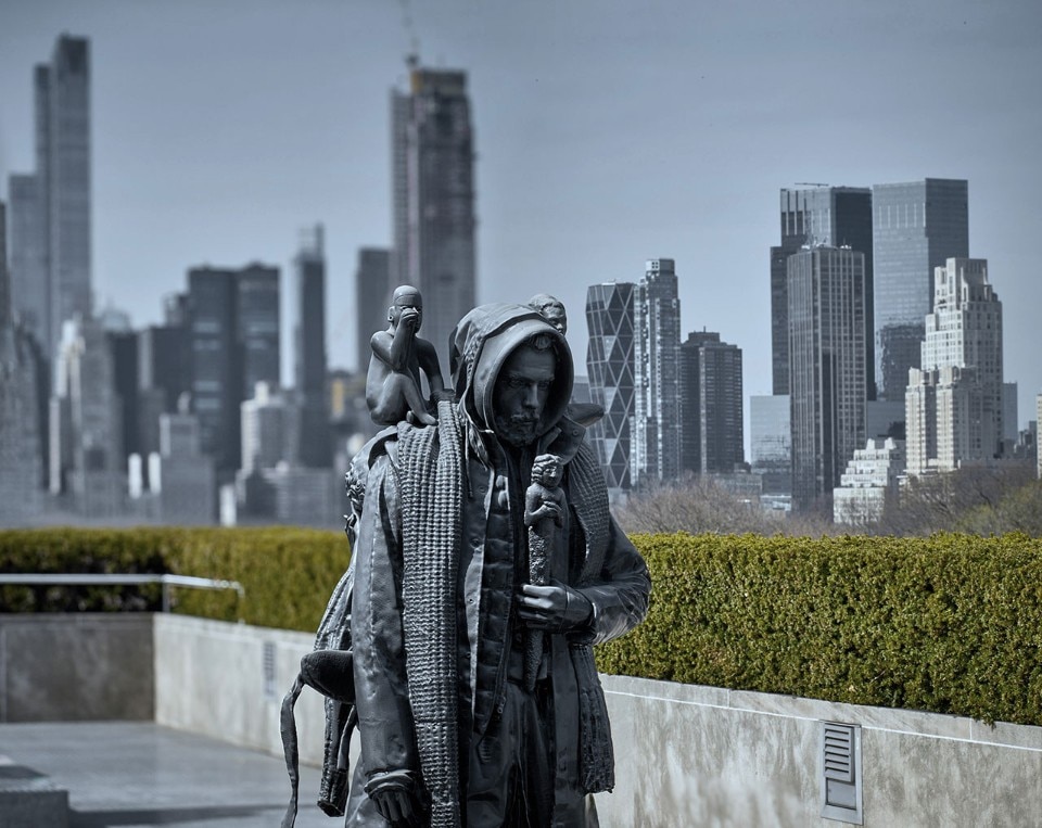 Adrián Villar Rojas, <i>The Roof Garden Commission: Adrián Villar Rojas, The Theater of Disappearance</i>. Vista dell'installazione, The Metropolitan Museum of Art, 2017. Courtesy of the artist; Marian Goodman Gallery; e Kurimanzutto, Città del Messico. Photo Jörg Baumann