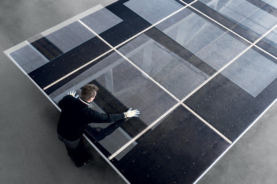 Stabilimento Rimadesio. Una fase di lavorazione dei pannelli, finiti con vernici prive di sostanze nocive. Photo: Valentina Sommariva 