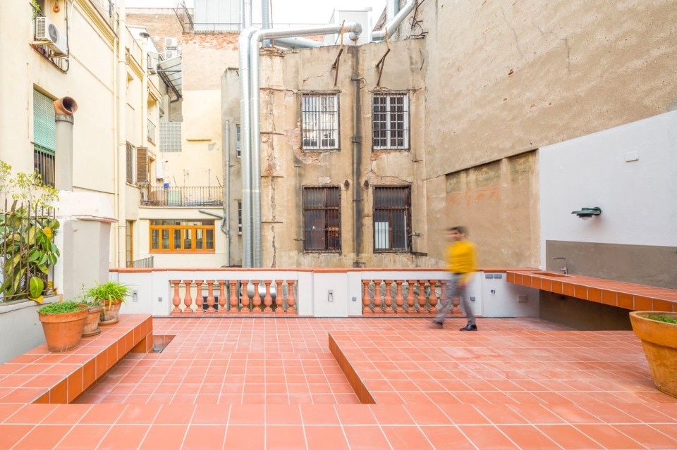 Nook Architects, Appartamento-libreria, Barcellona, 2017