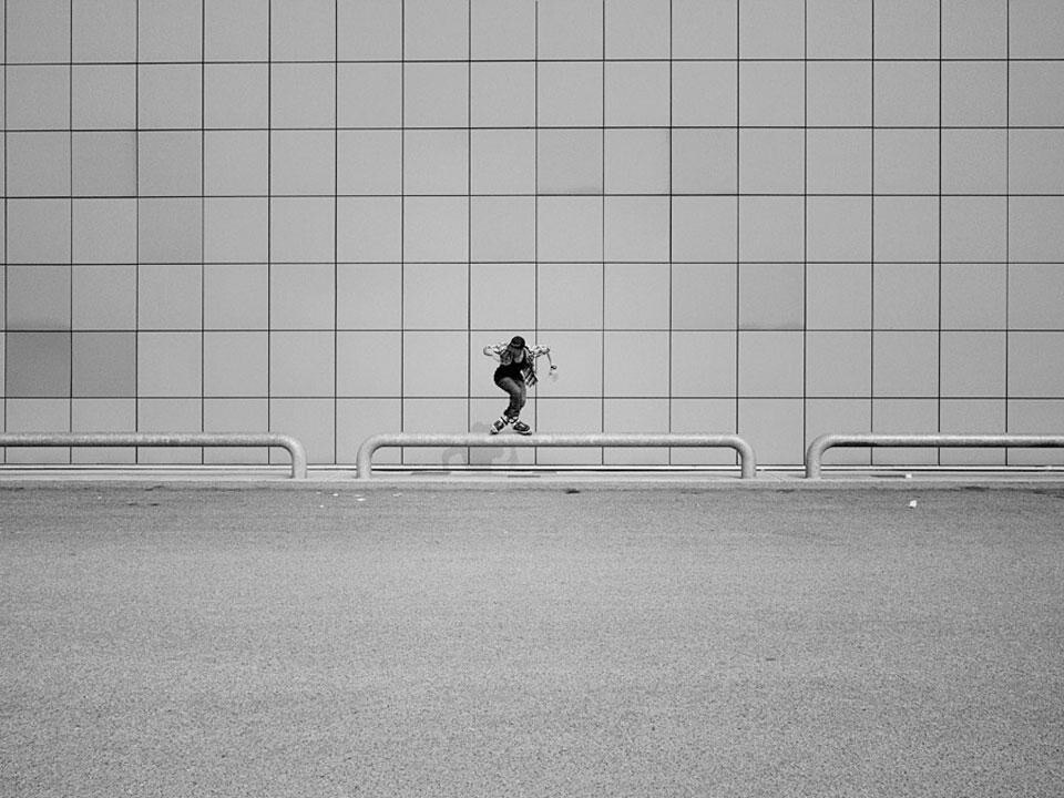 Dal <em>Blade Diary</em> del fotografo Pietro Firrincieli, la serie <em>Architecture and suspension</em> 